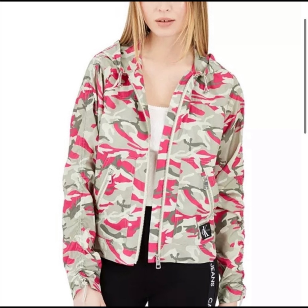 Raincoat pink camo Calvin Klein NWT